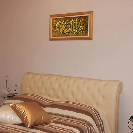 Nocleg ze śniadaniem Douce Maison 3*
