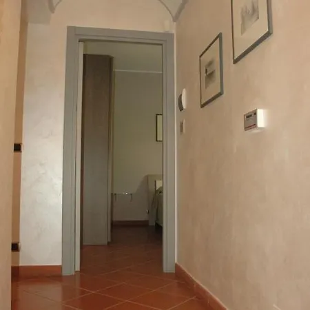 Douce Maison Bed & Breakfast 3*