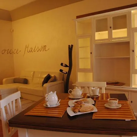 Bed & Breakfast Douce Maison Alba (Piedmont)