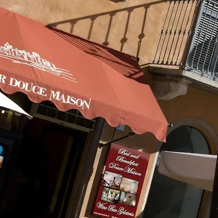 Douce Maison Bed & Breakfast 3*