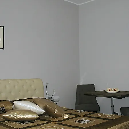 Douce Maison Bed & Breakfast 3*