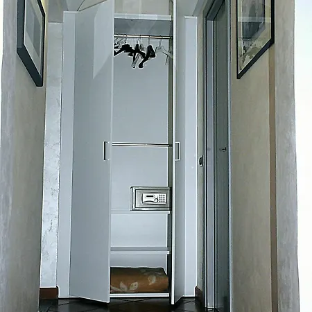 Bed & Breakfast Douce Maison 3*